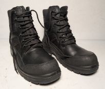 30x Steel toe cap boots - Paired