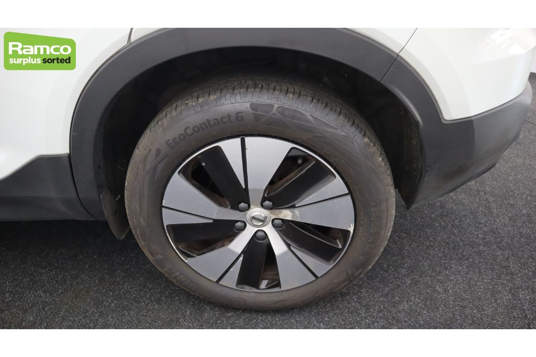 2023 Volvo XC40 T4 Plus Recharge – full details in the description - Image 42 of 47
