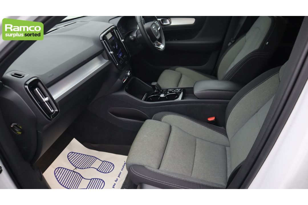 2023 Volvo XC40 T4 Plus Recharge – full details in the description - Image 33 of 47