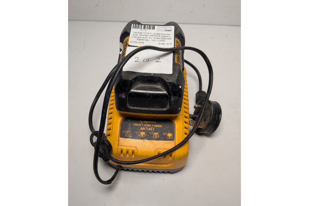 Bosch GWS 7-115 angle grinder, Dewalt DC411 angle grinder with DeWalt DE9135 battery charger - Image 11 of 15