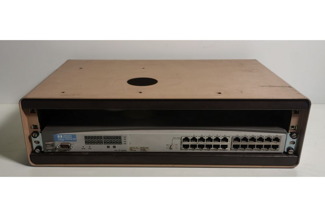 Computer equipment - port switches, ethernet switches, monitors - full details in description - Image 14 of 21