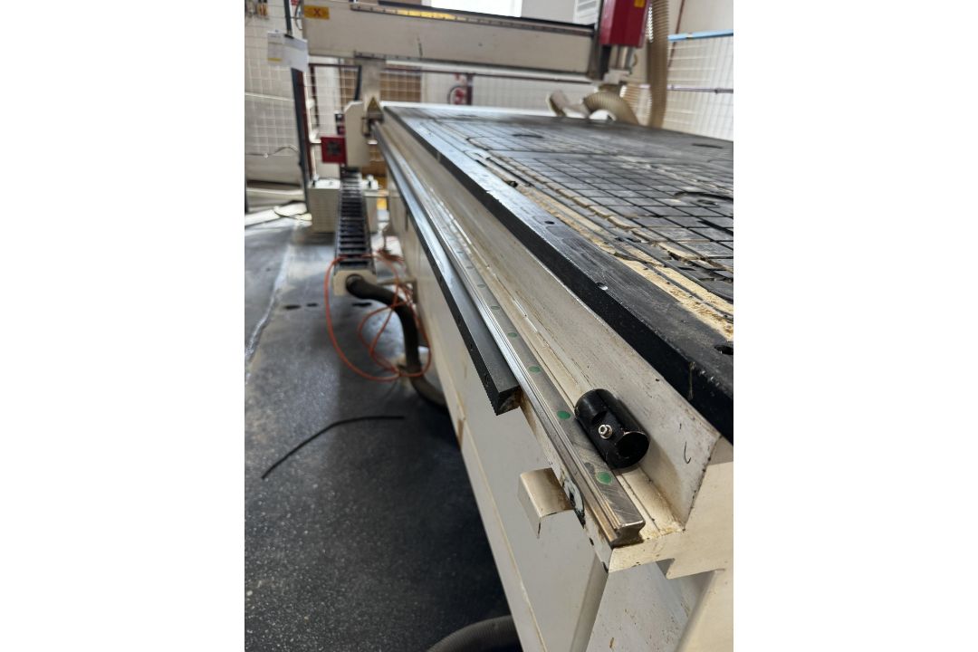 CNC router model JDM25 – DOM 2016 - COLLECTION ONLY - SEE DESCRIPTION - Image 3 of 13