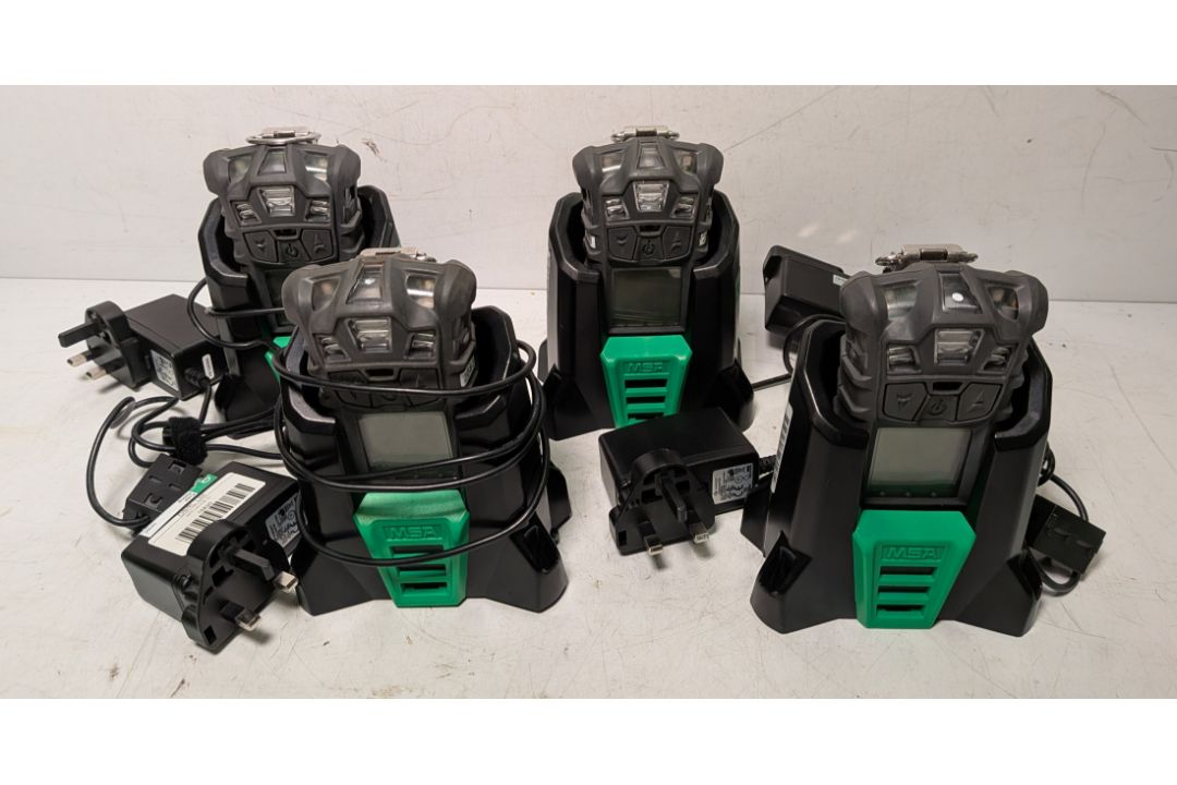 4x MSA Altair 4X multi-gas detection monitors with MSA dock charger - Image 1 of 9