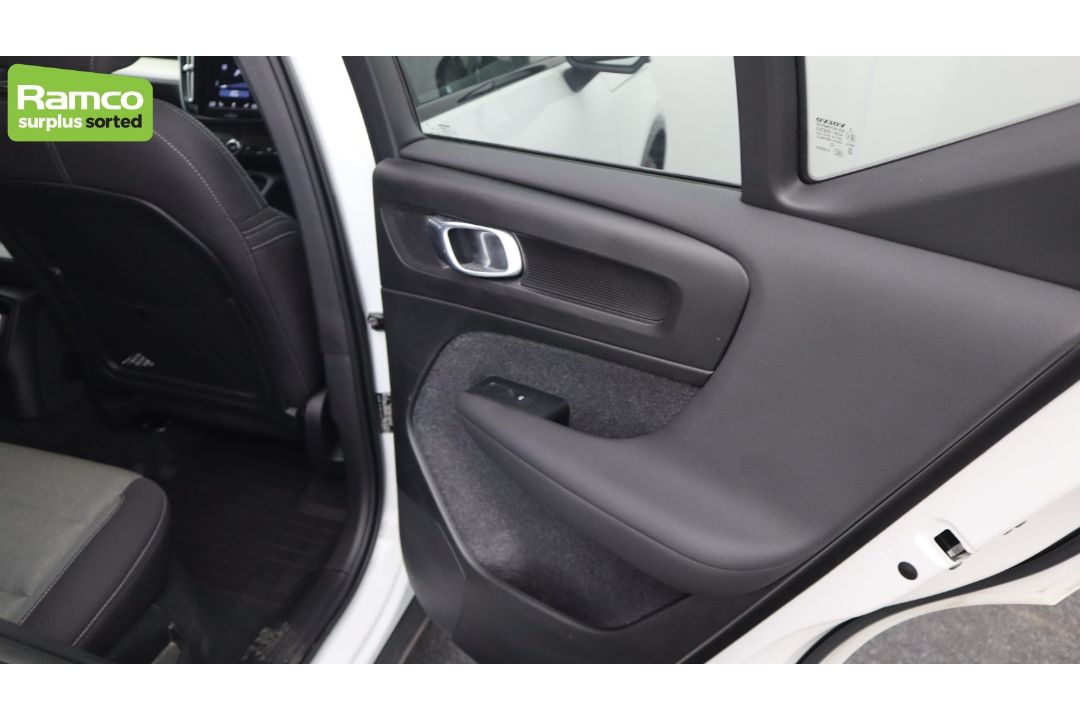 2023 Volvo XC40 T4 Plus Recharge – full details in the description - Image 27 of 47