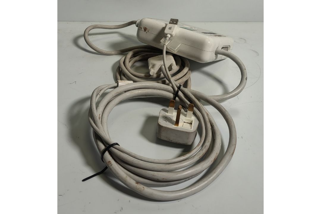 Computer equipment - port switches, ethernet switches, monitors - full details in description - Image 20 of 21