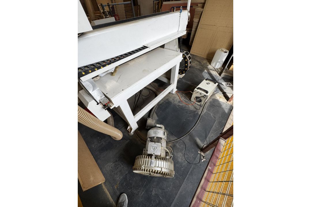 CNC router model JDM25 – DOM 2016 - COLLECTION ONLY - SEE DESCRIPTION - Image 11 of 13