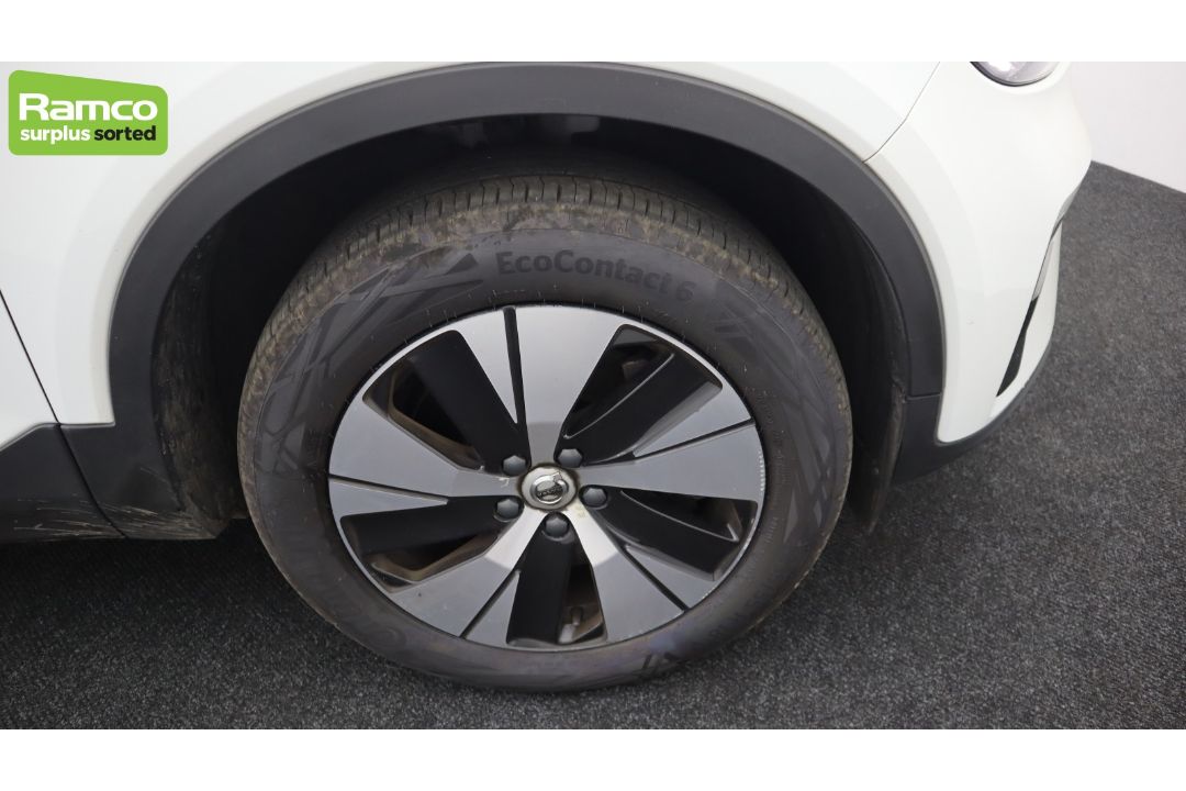 2023 Volvo XC40 T4 Plus Recharge – full details in the description - Image 40 of 47
