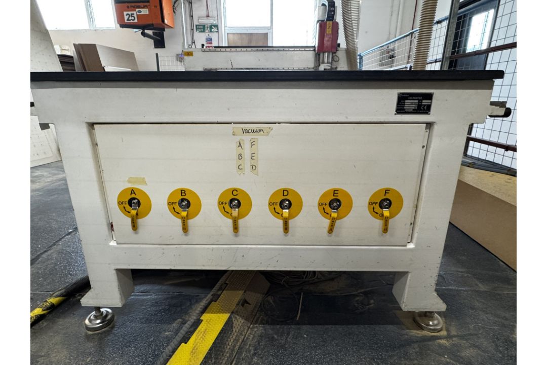 CNC router model JDM25 – DOM 2016 - COLLECTION ONLY - SEE DESCRIPTION - Image 5 of 13