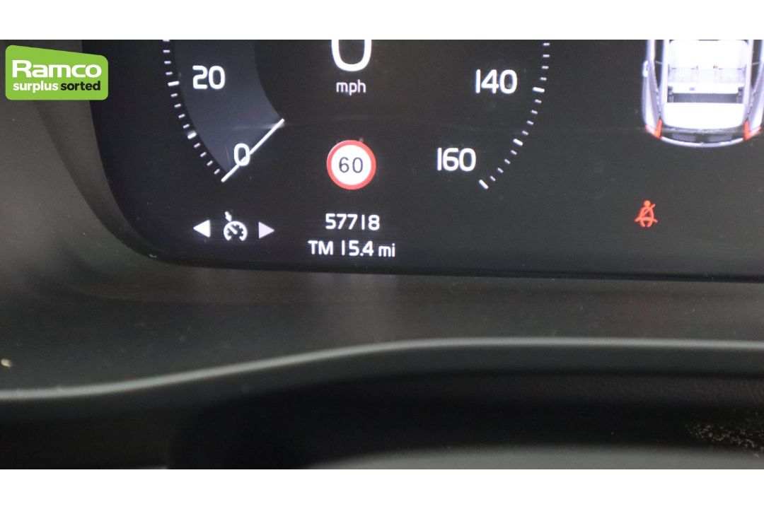 2023 Volvo XC40 T4 Plus Recharge – full details in the description - Image 13 of 47
