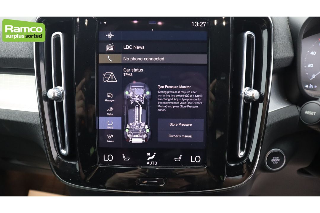 2023 Volvo XC40 T4 Plus Recharge – full details in the description - Image 15 of 47