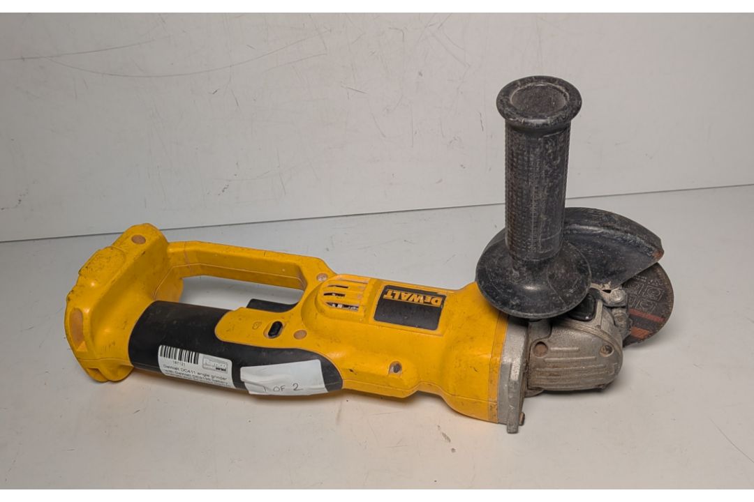 Bosch GWS 7-115 angle grinder, Dewalt DC411 angle grinder with DeWalt DE9135 battery charger - Image 8 of 15