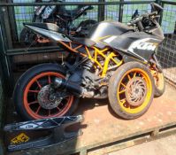 2014 KTM RC 125 motorcycle with some spare parts - full details in description