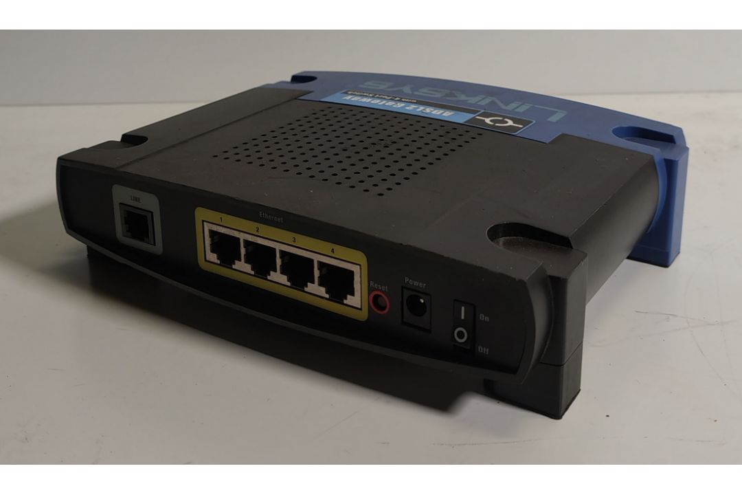Computer equipment - port switches, ethernet switches, monitors - full details in description - Image 18 of 21