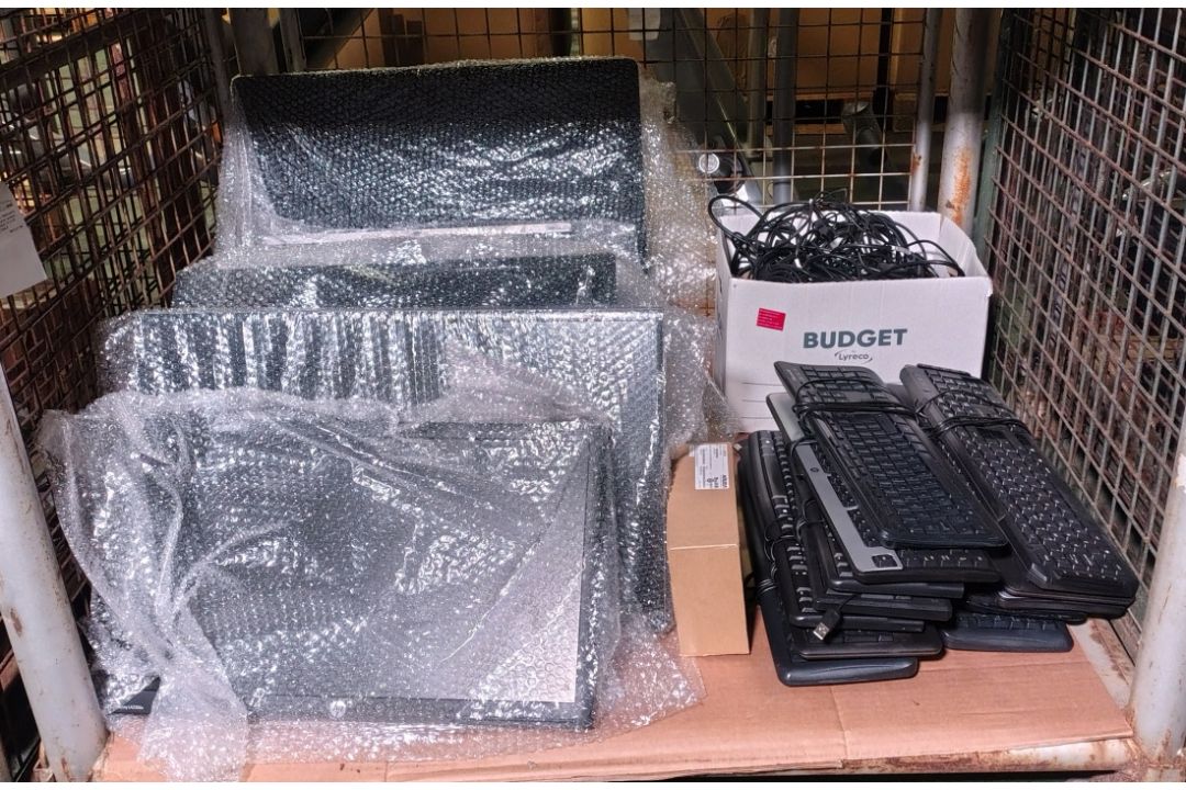 Various monitors, keyboards, cables and network access - SEE DESC. FOR DETAILS - Image 1 of 4