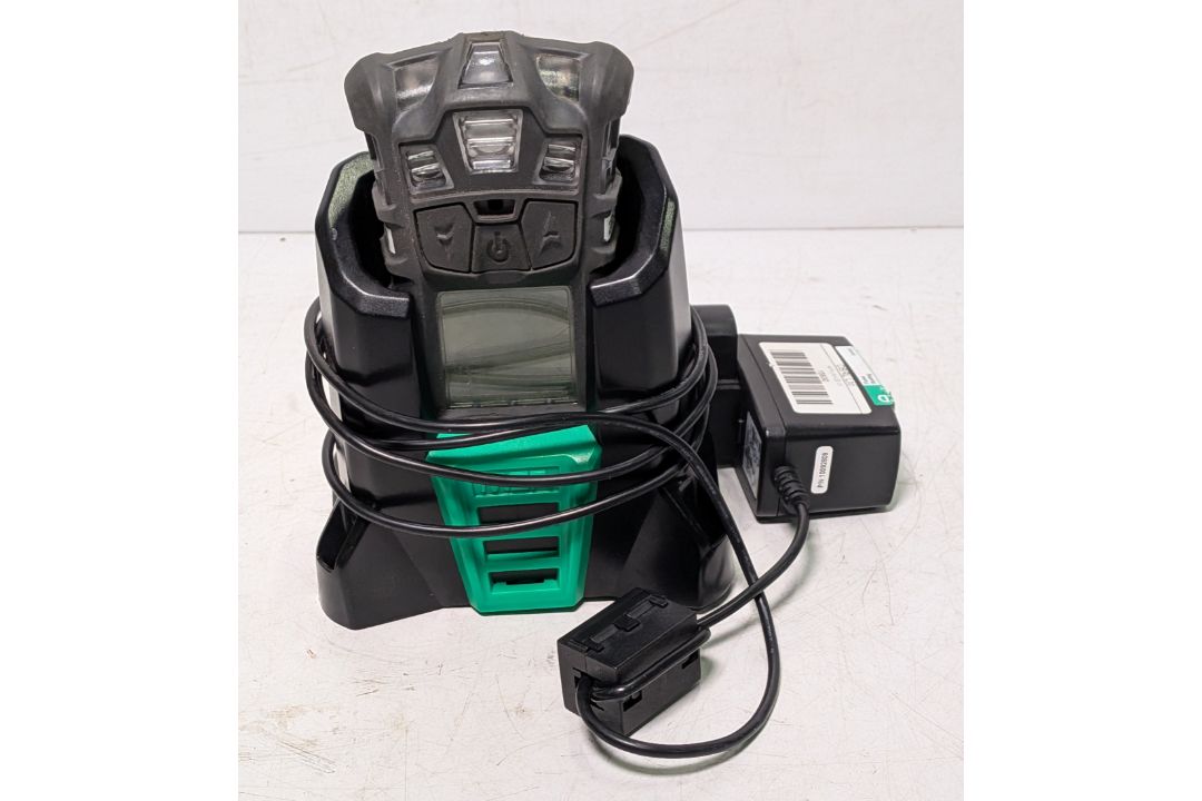 4x MSA Altair 4X multi-gas detection monitors with MSA dock charger - Image 7 of 9
