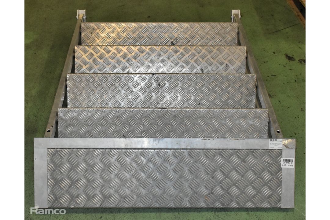 MILOS adjustable aluminium stairs - W 1000 x D 270 x H 1240mm - Image 1 of 4