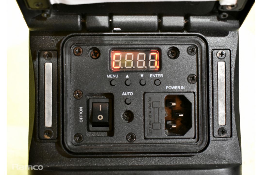6x Chauvet DJ FreedomPar Quad-4IP battery uplighters in flight case - Image 11 of 13