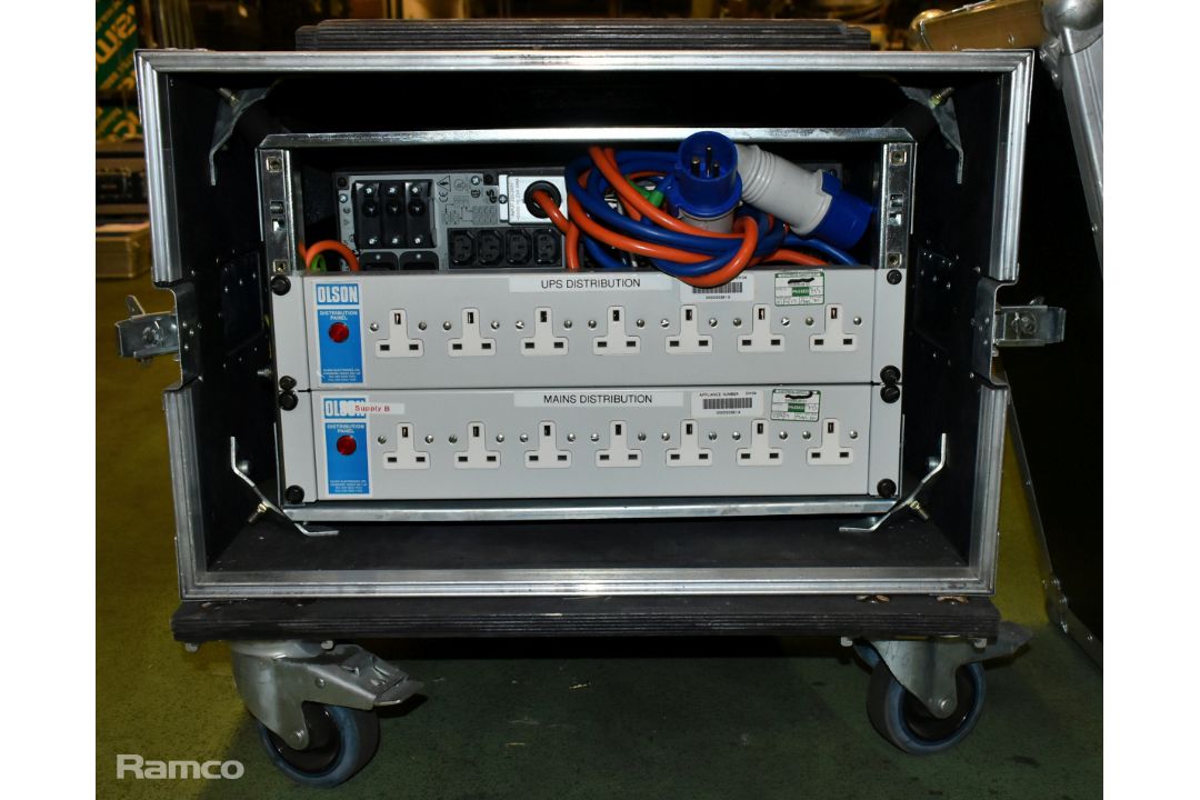 APC SURT5000XLI power supply with 2x Olson 7-IED distribution panel within wheeled flight case - Image 3 of 7