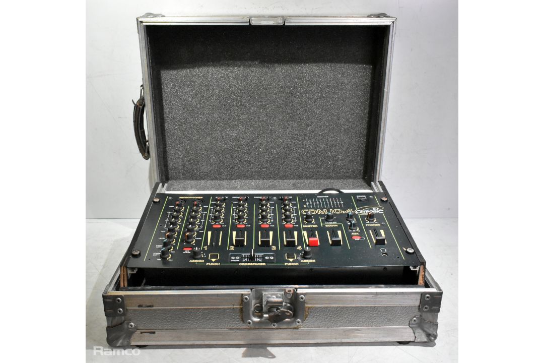 Citronic CDM 10:4 DJ mixer silver flight case - case dimensions: L 550mm x W 420mm x H 190mm - Image 1 of 7