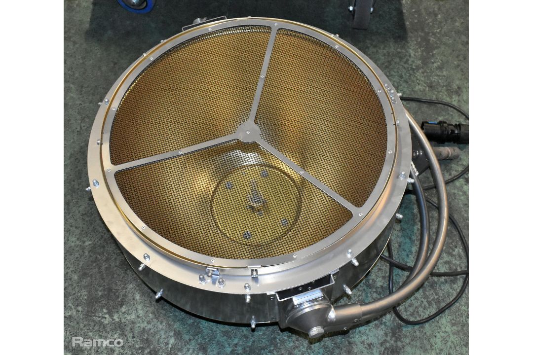 2x Robe Patt 2013 Eye Candy 750W effect lights in flight case - Image 2 of 8