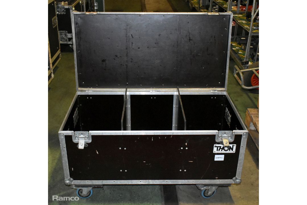 Thomann black wheeled flight case - Empty - W 1020 x D 520 x H 570mm - Image 1 of 4