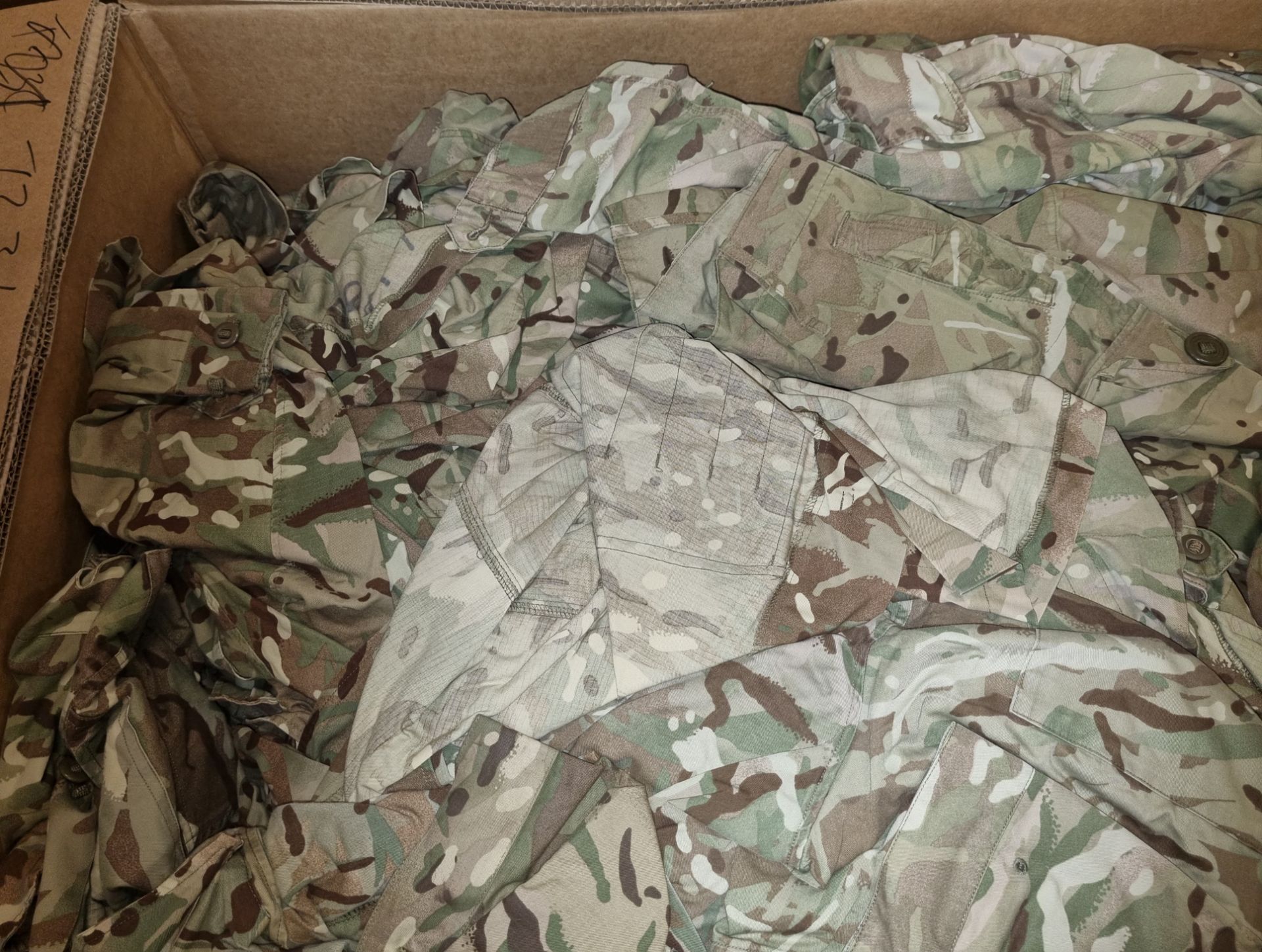Various types of ex-military camo clothing - may include accessories - 173 kg – may require repair - Image 2 of 11