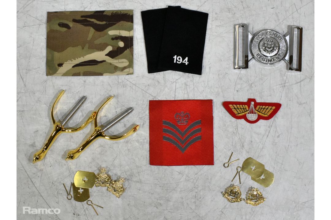 356x Box of British forces mixed ranks badges, buttons, belt buckles and pins - Image 1 of 14