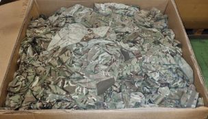 Various types of ex-military camo clothing - may include accessories - 173 kg – may require repair