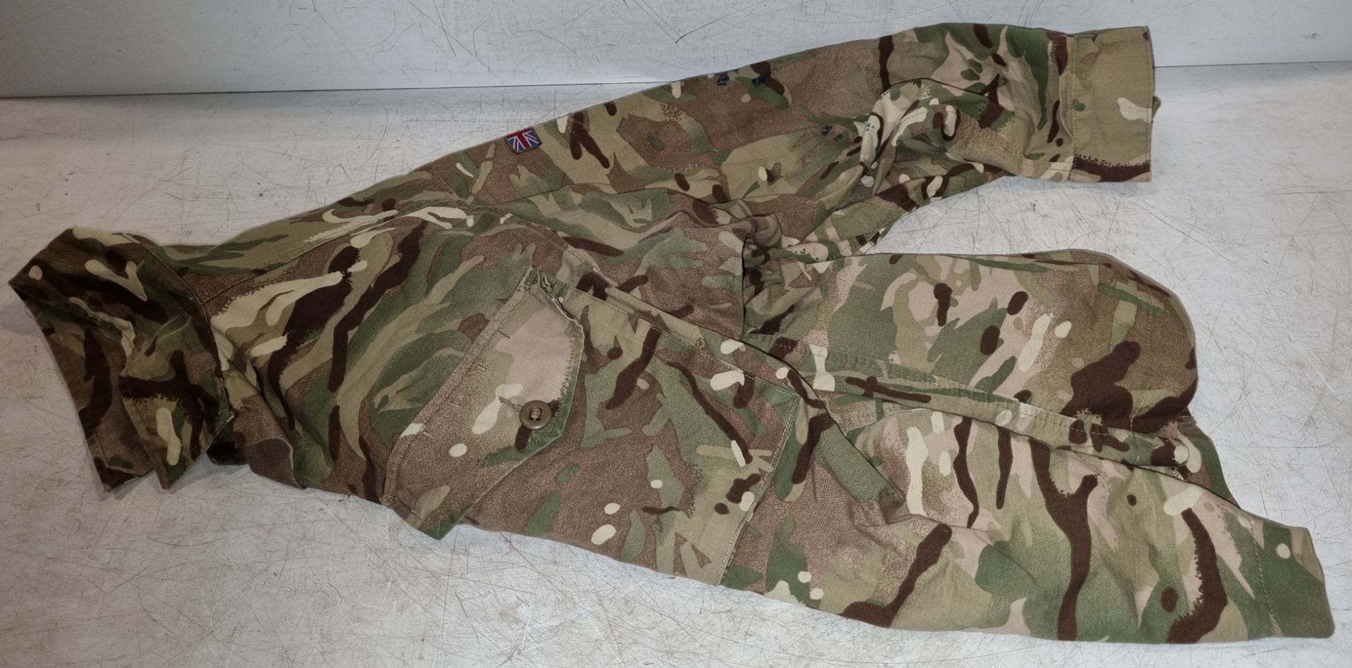 Various types of ex-military camo clothing - may include accessories - 173 kg – may require repair - Image 10 of 11