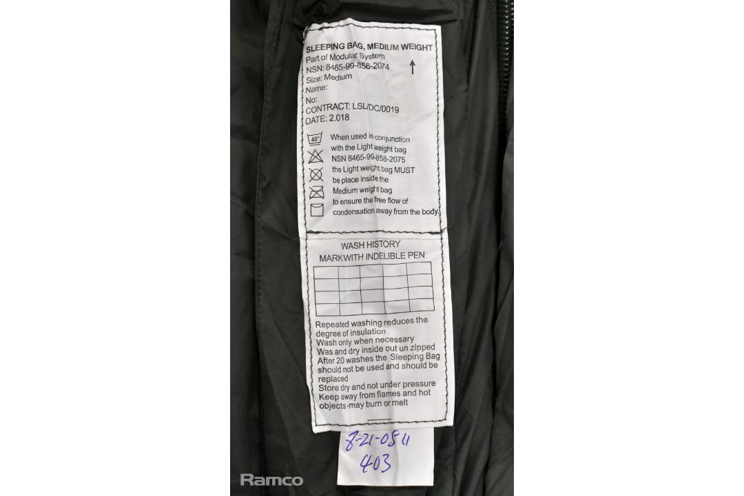 8x Medium weight sleeping bags - mixed sizes - Image 4 of 8