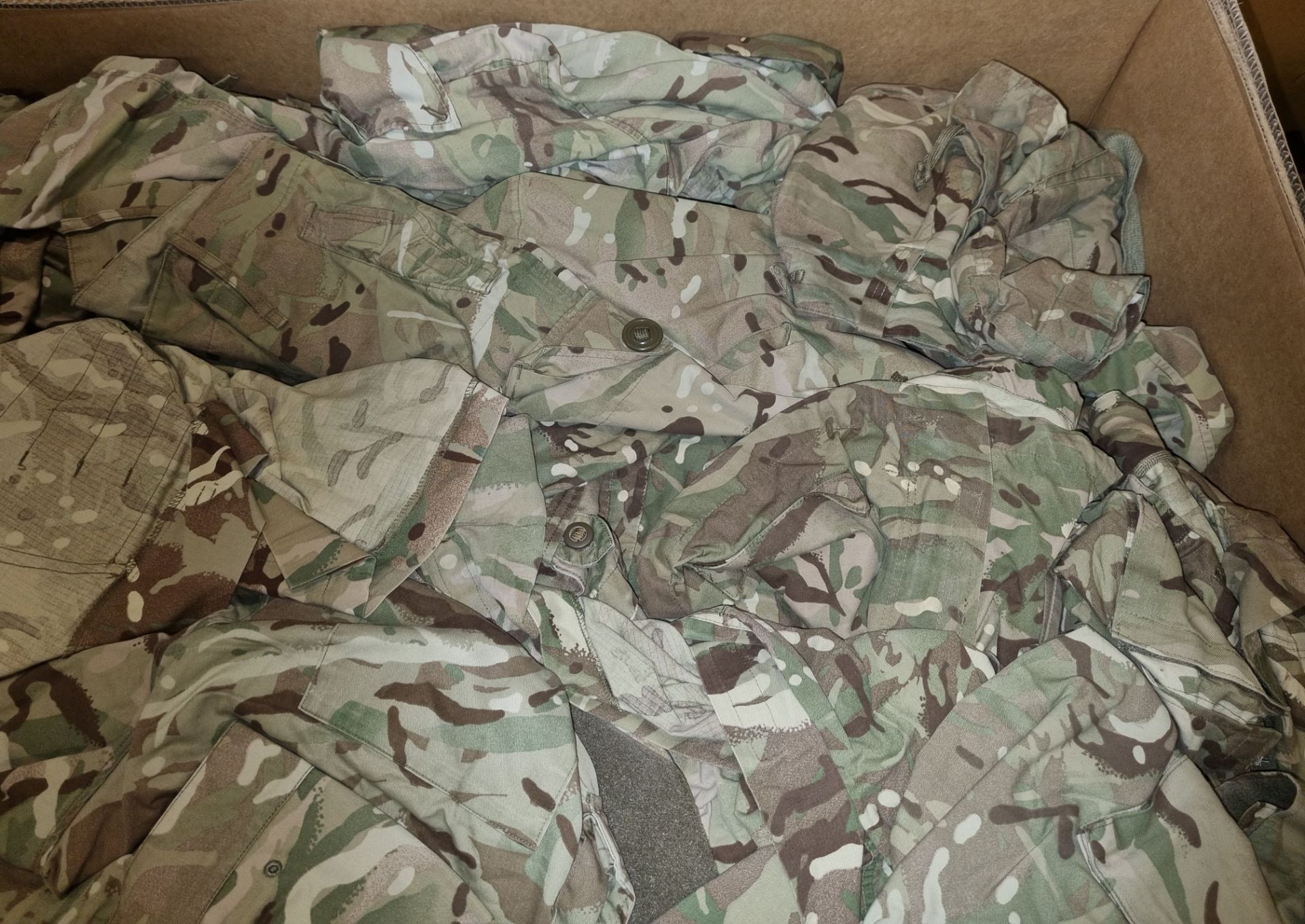 Various types of ex-military camo clothing - may include accessories - 173 kg – may require repair - Image 3 of 11