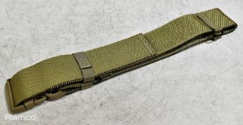 34x Mixed types and sizes of belts