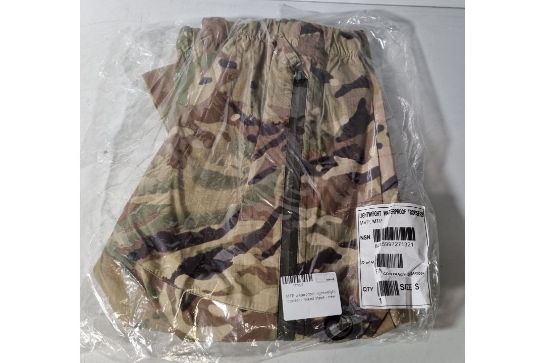 14x Items of clothing - see description for details - Image 16 of 29