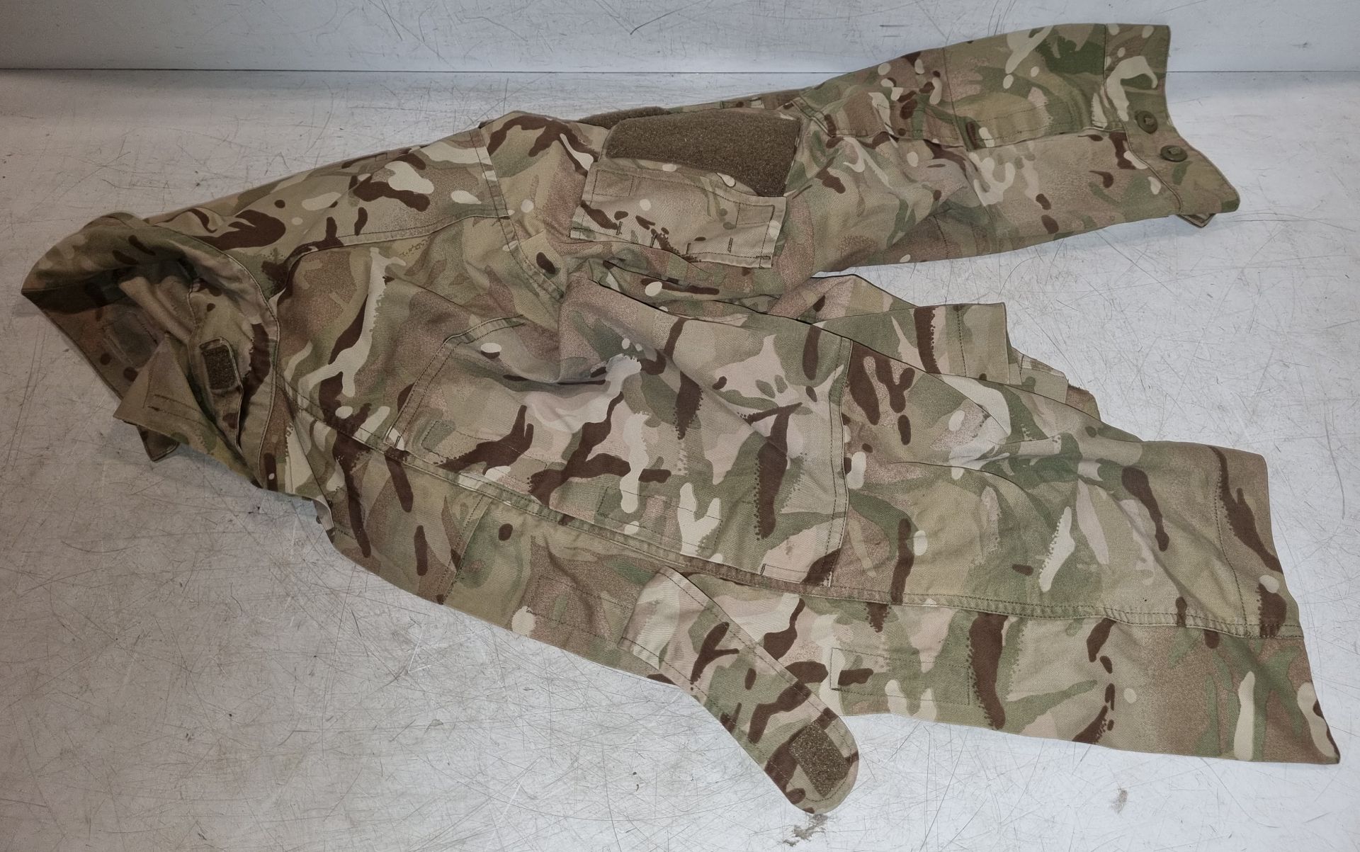 Various types of ex-military camo clothing - may include accessories - 173 kg – may require repair - Image 7 of 11
