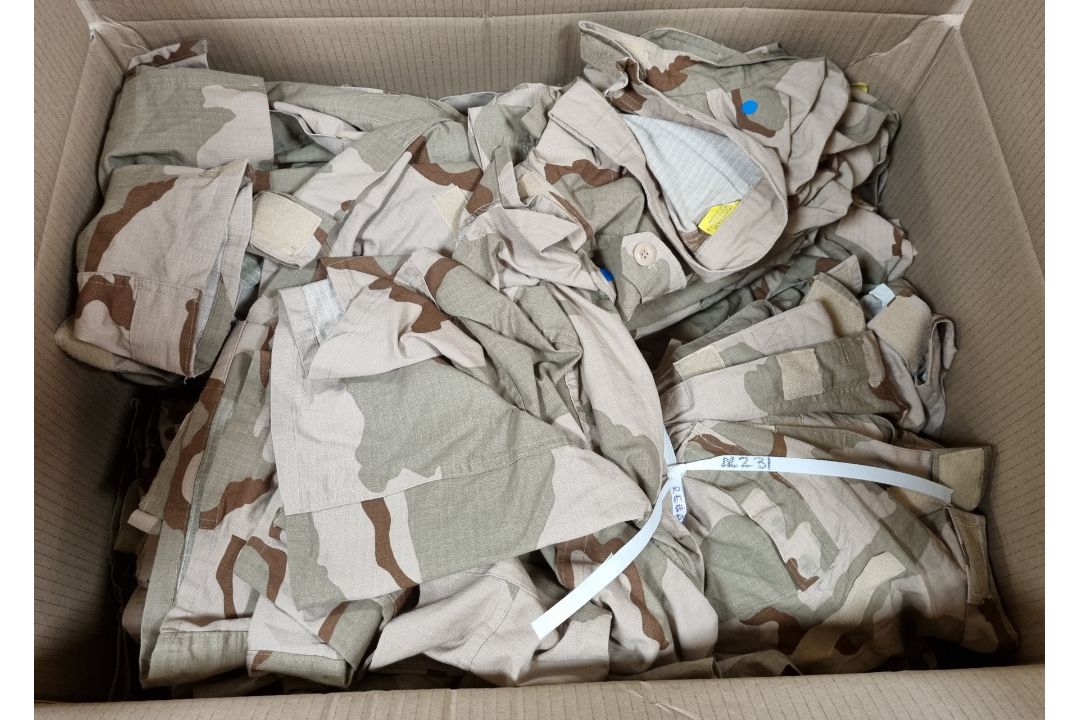 60x Desert 3 colour camo hot weather combat jacket - mixed sizes - Image 1 of 9