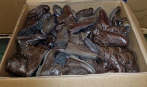 100x pairs of Grade 2 Various combat boots - may include - Magnum, YDS, Haix - mixed sizes