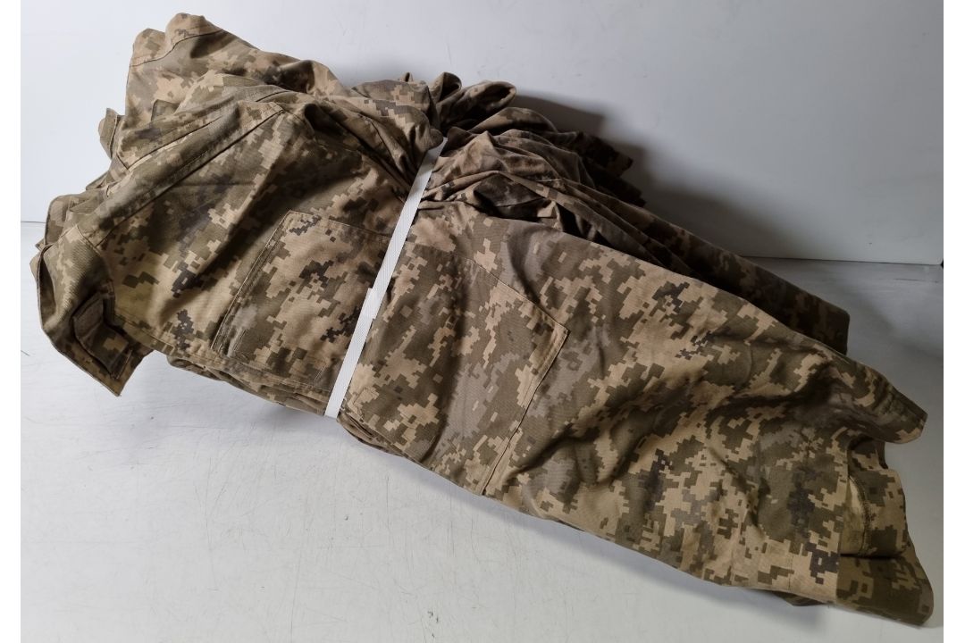30x Digital camo combat jacket - mixed sizes - mixed grades - Image 2 of 5