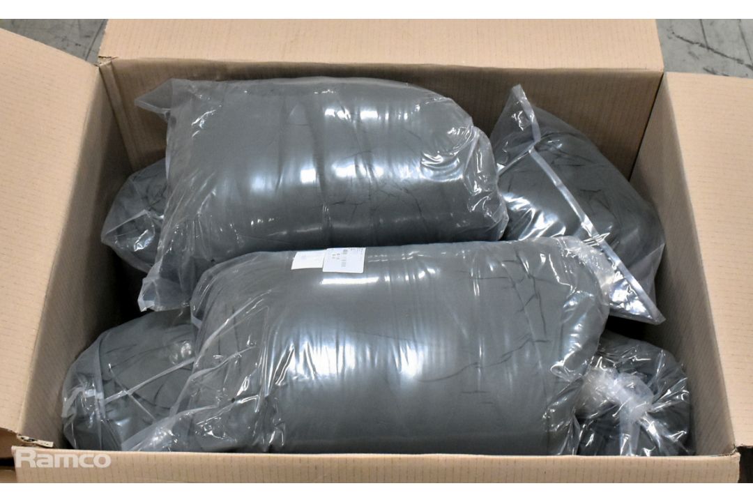 8x Medium weight sleeping bags - mixed sizes - Image 8 of 8