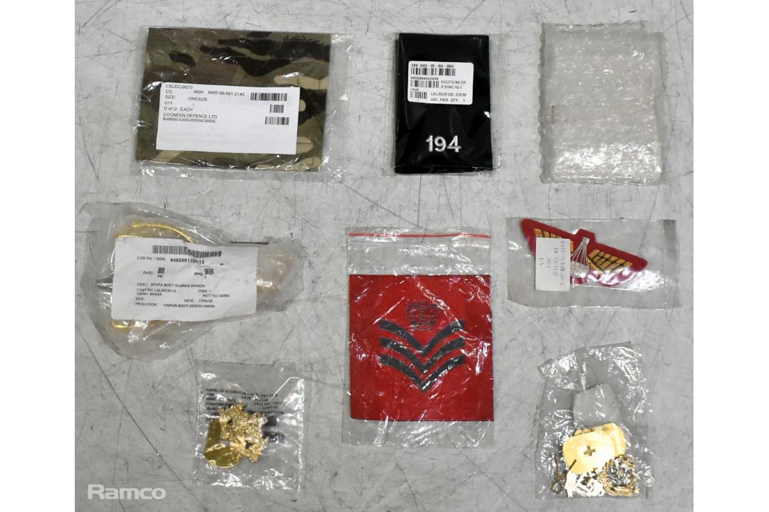 356x Box of British forces mixed ranks badges, buttons, belt buckles and pins - Image 13 of 14