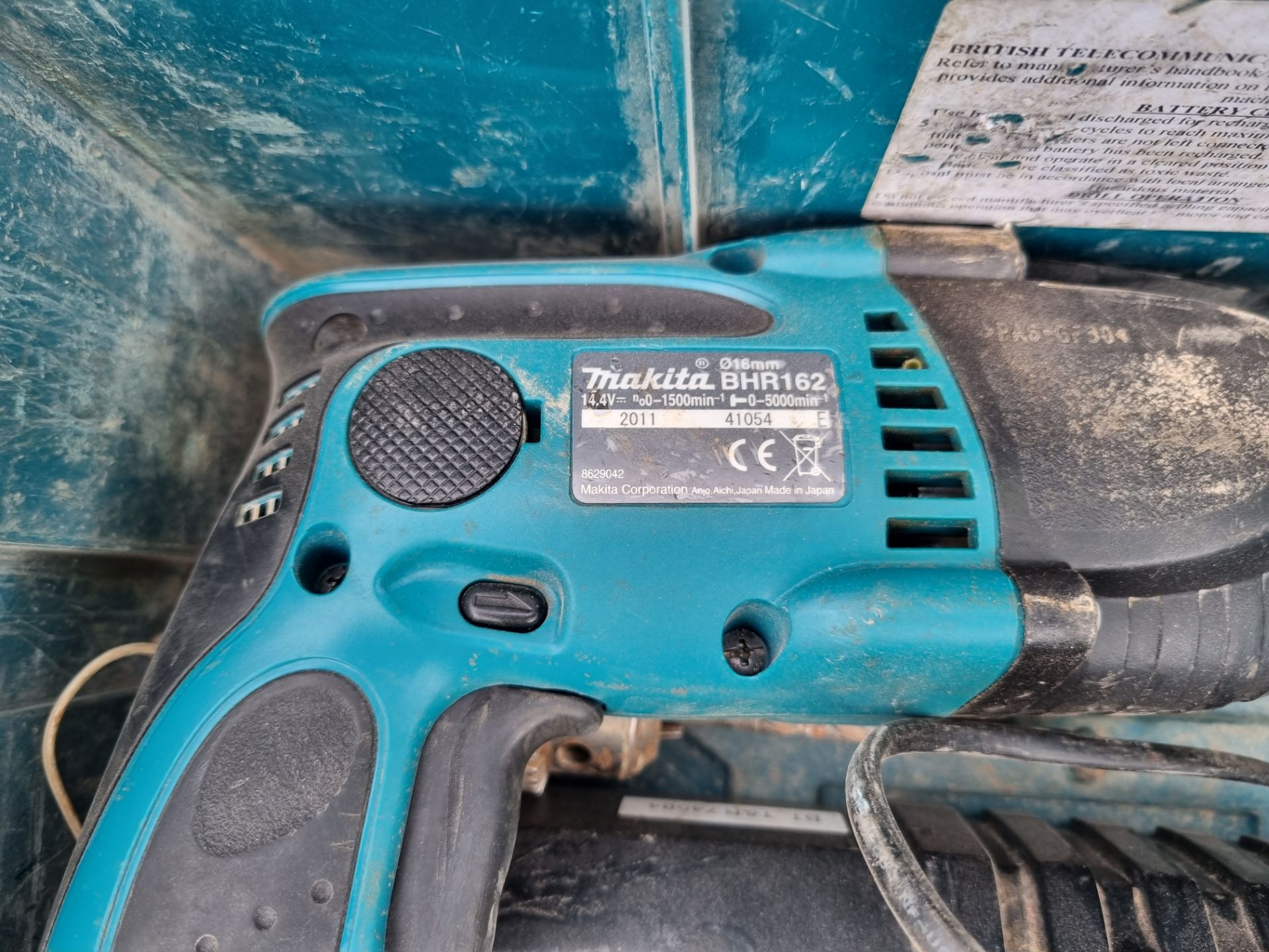 Makita BHR162 14.4V hammer drill c/w charger and 2X battery in carry case - Image 3 of 3