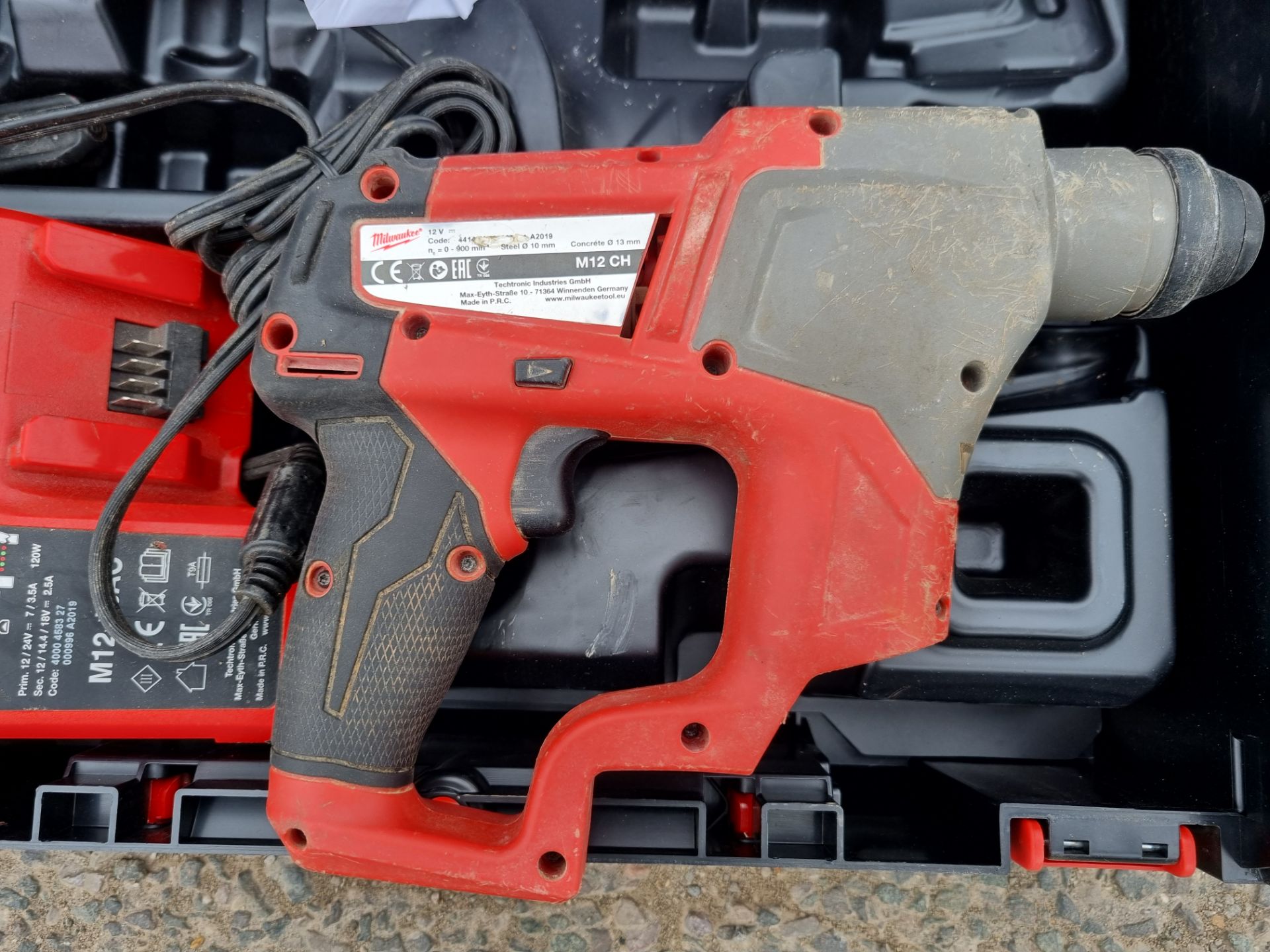 2x Milwaukee M12 CH hammer drill, c/w charger and battery with carry case - Image 4 of 5