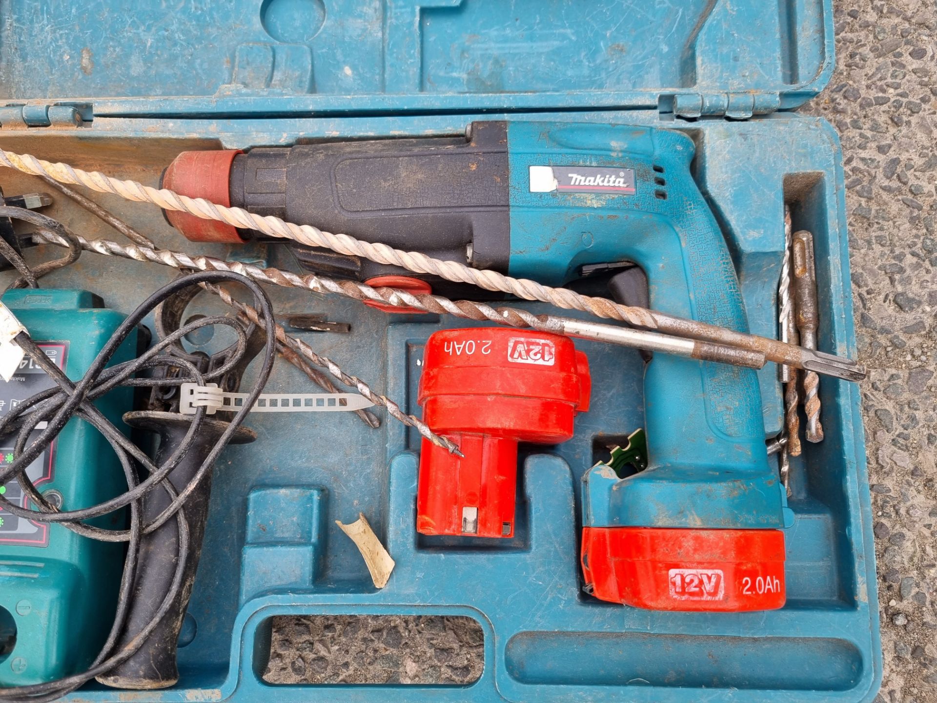 Makita HR160D 12V hammer drill c/w charger and battery in carry case - Image 2 of 3