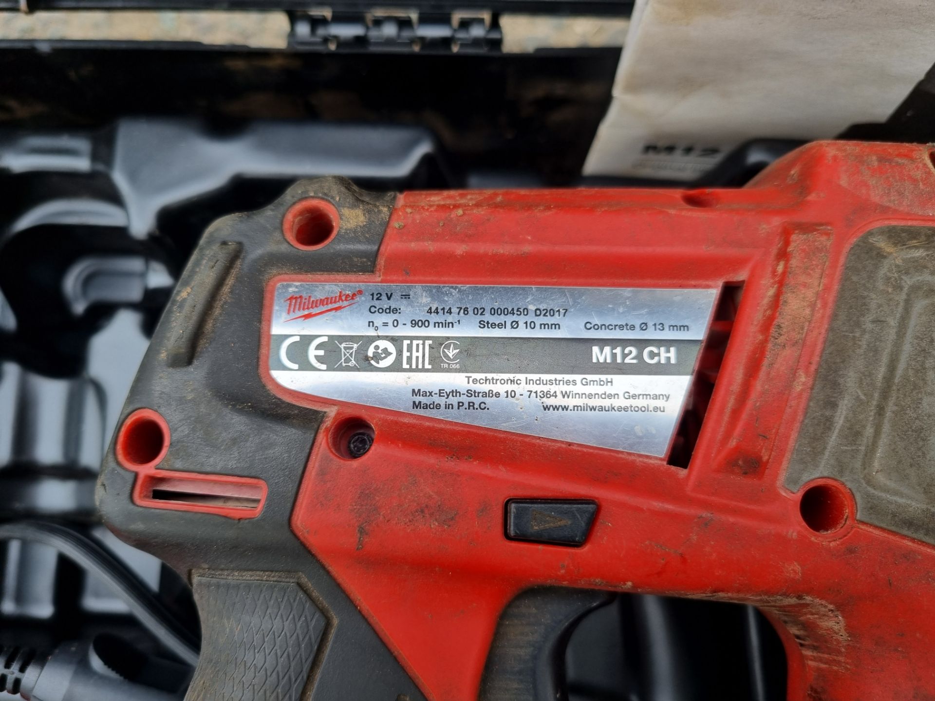 Milwaukee M12 CH hammer drill, c/w charger and battery with carry case - Image 4 of 4