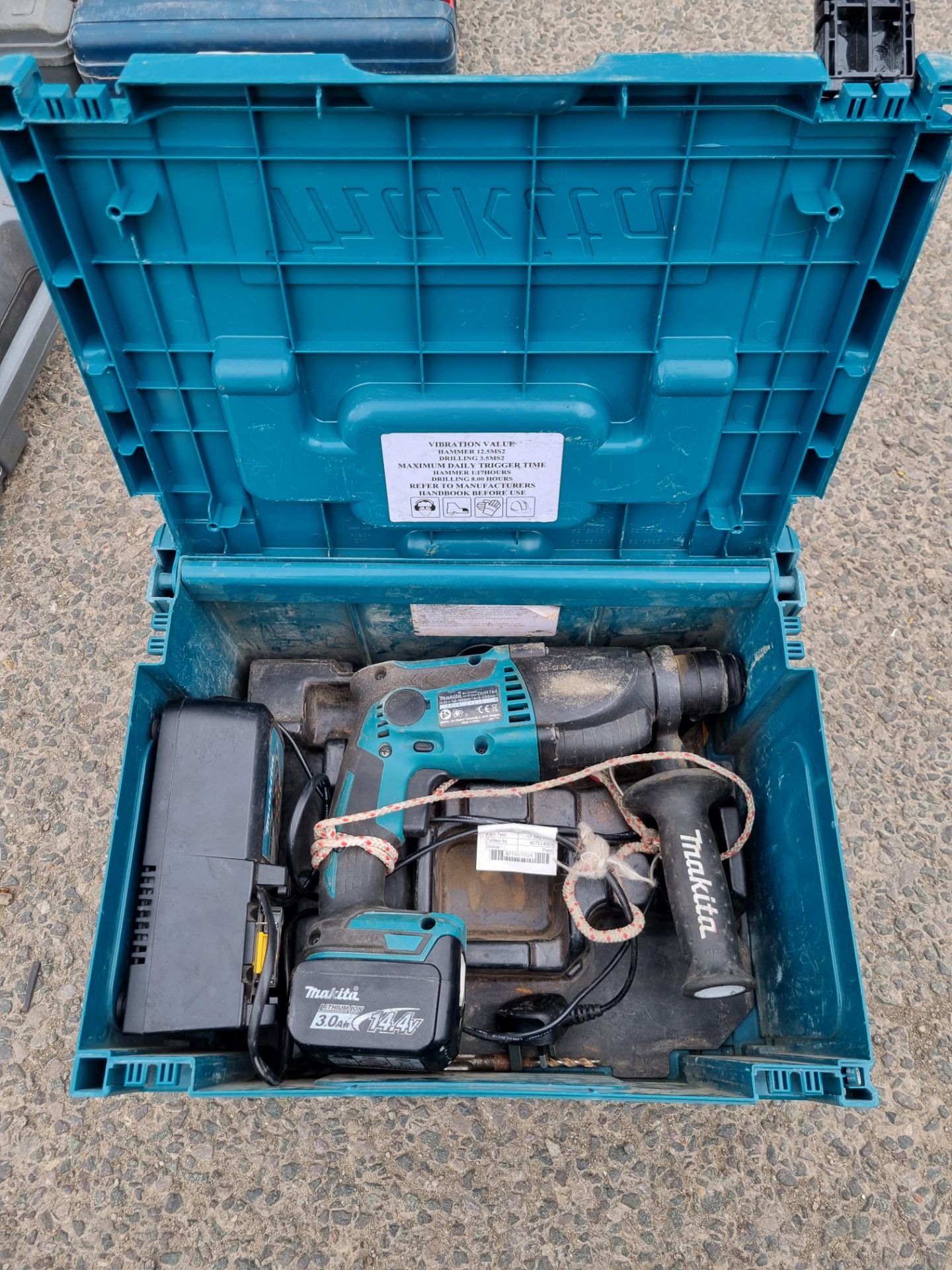 Makita DHR164 14.4V hammer drill c/w charger and battery in carry case