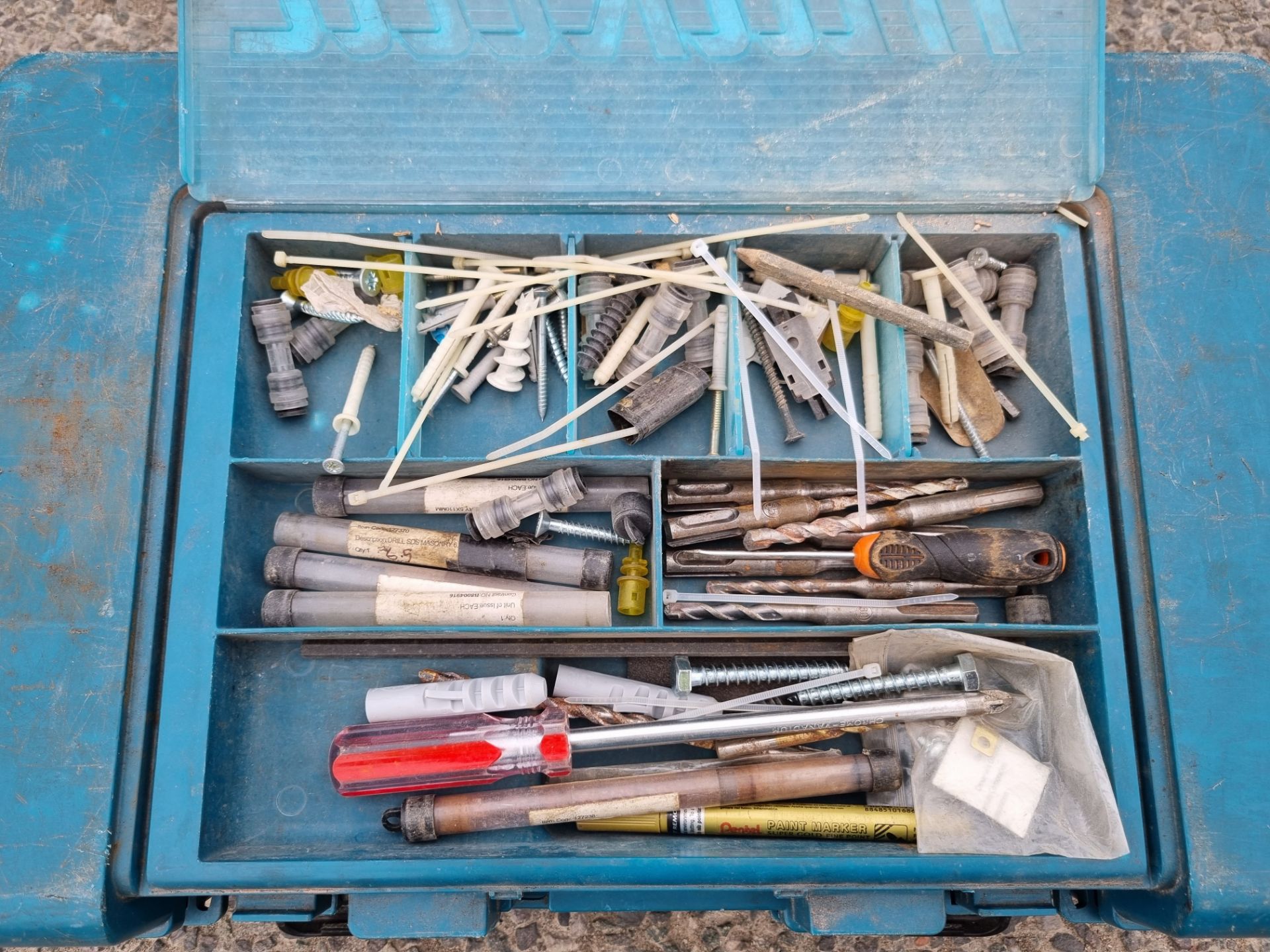 Makita DHR164 14.4V hammer drill c/w charger and 2x battery in carry case - Image 3 of 3