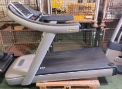 TechnoGym Run Now 700 treadmill - L 2180 x W 950 x H 1600mm