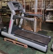 LifeFitness CSTNHXK ClubSeries treadmill - W 930 x D 2100 x H 1600mm - SEE COMMENTS FOR DETAILS