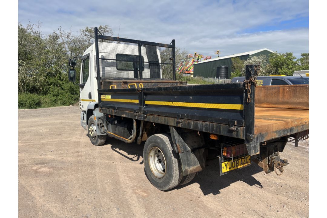 DAF FA LF45.160 08 TIP E tipper truck - reg. YJ08 AZC - current mileage 336435km - SPREADER NOT INC. - Image 9 of 23