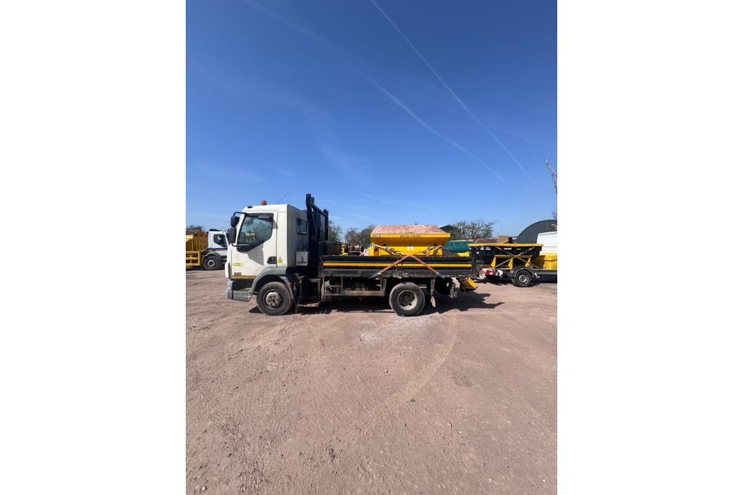 DAF FA LF45.160 08 TIP E tipper truck - reg. YJ08 APU - current mileage 354414km - NO SPREADER INC - Image 1 of 22