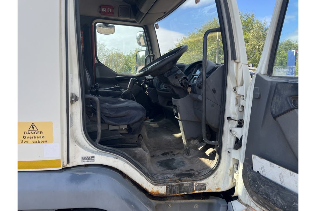 DAF FA LF45.160 08 TIP E tipper truck - reg. YJ08 AZC - current mileage 336435km - SPREADER NOT INC. - Image 21 of 23